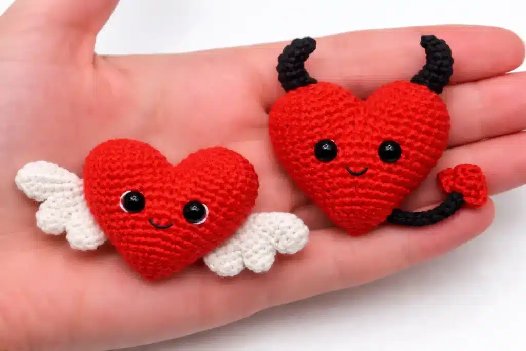 angel devil heart plush pattern - featured image