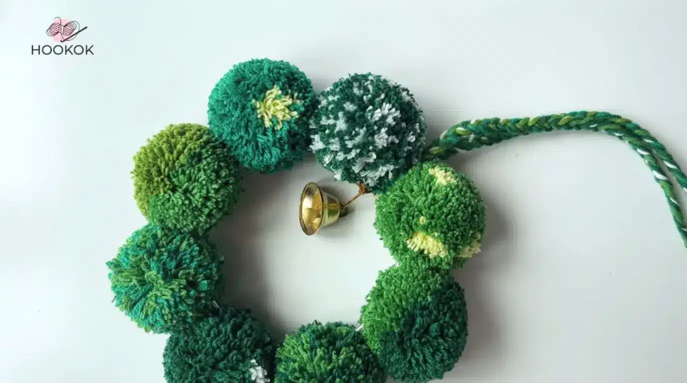 chunky christmas wreath crochet project crochet project detail 2