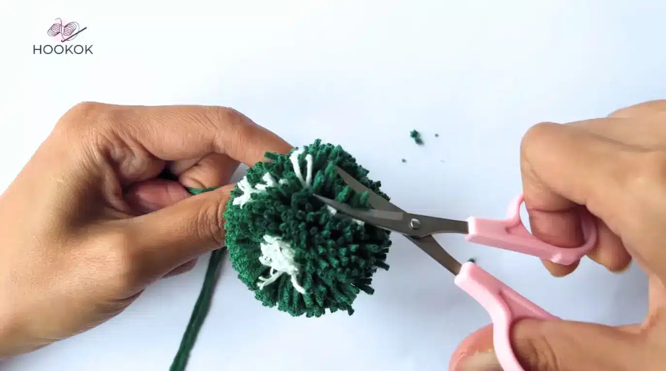 chunky christmas wreath crochet project crochet project detail 8
