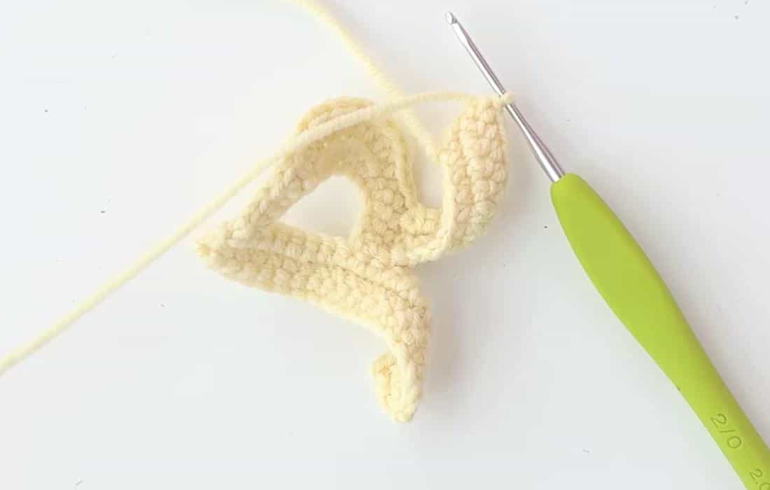chunky crochet letter r crochet project crochet project detail 6