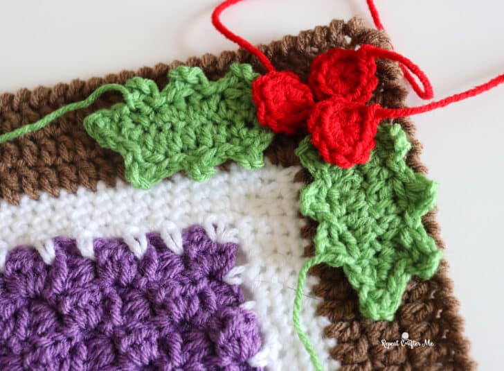 crochet holly berry appliqué crochet project crochet project detail 2