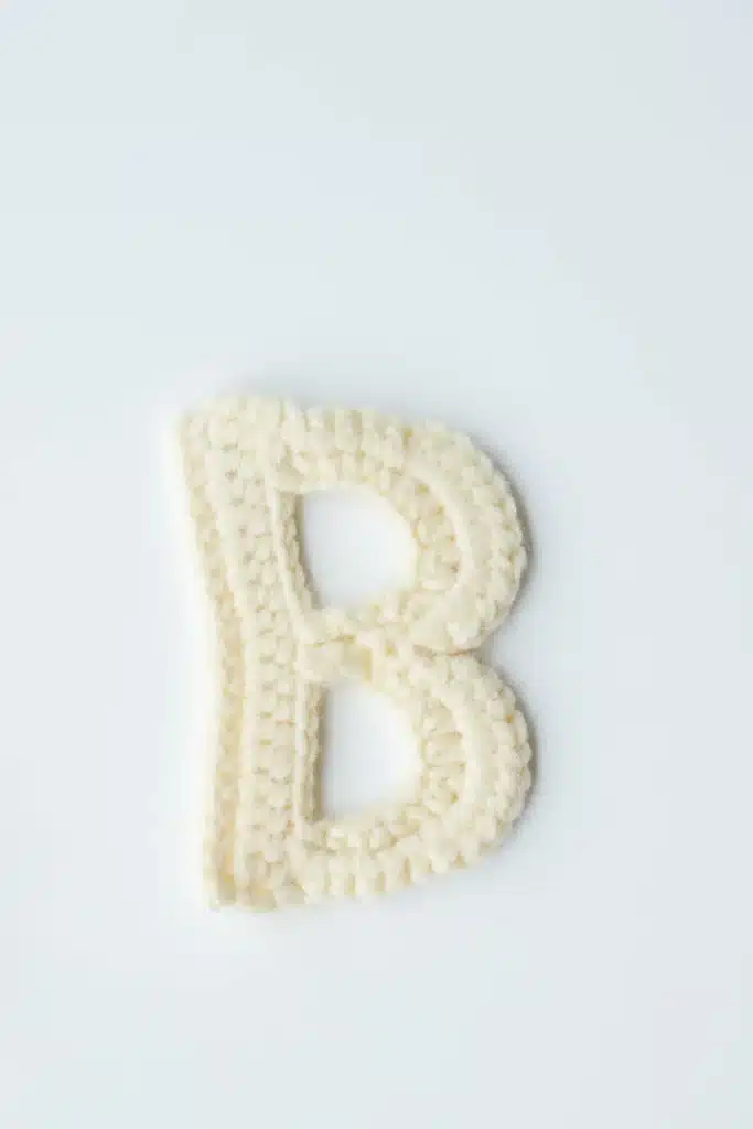 crochet letter b pattern - featured image