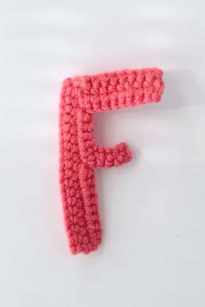 crochet letter f - featured image