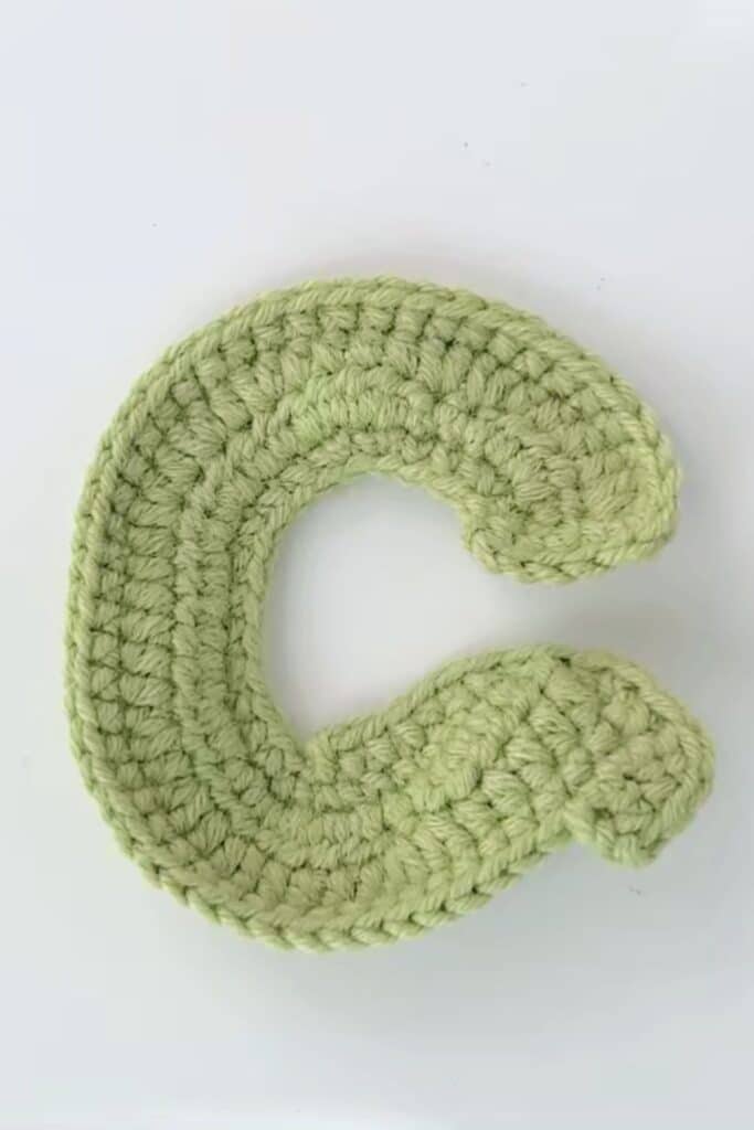 crochet letter g pattern - featured image