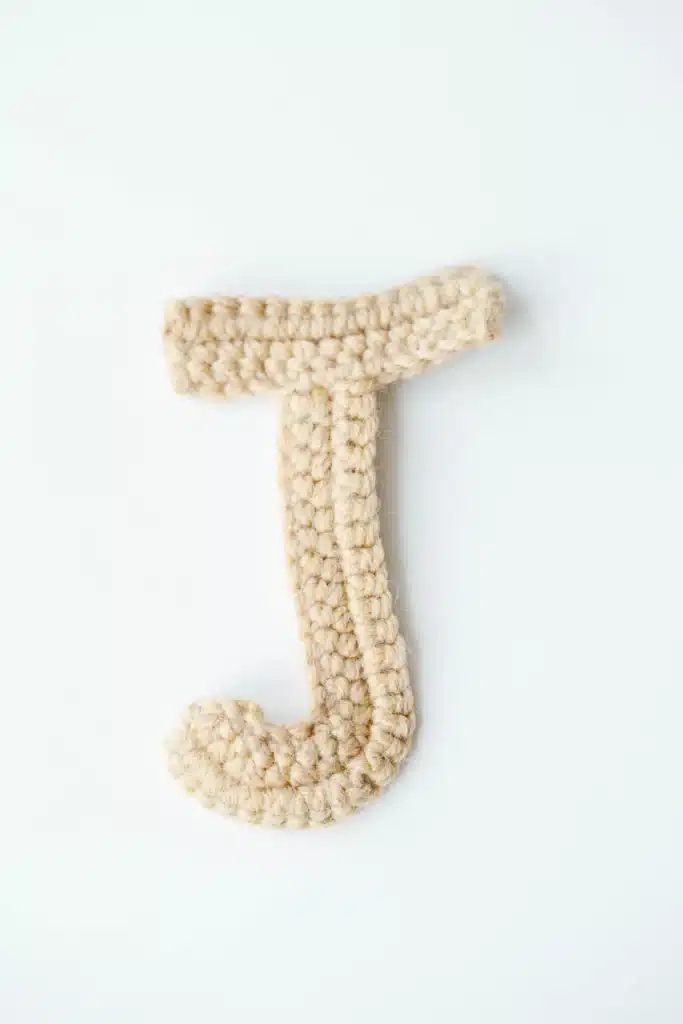 crochet letter J - featured image