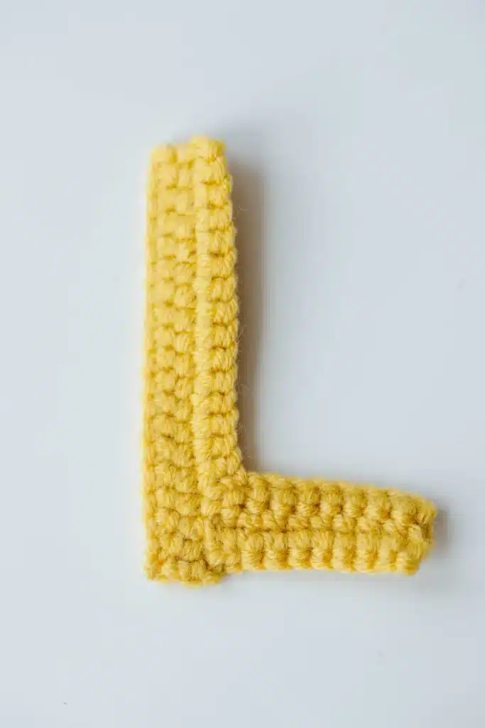 crochet letter l pattern - featured image