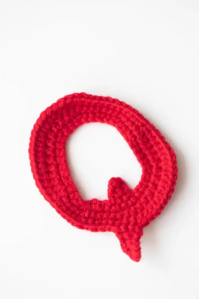 crochet letter q - featured image
