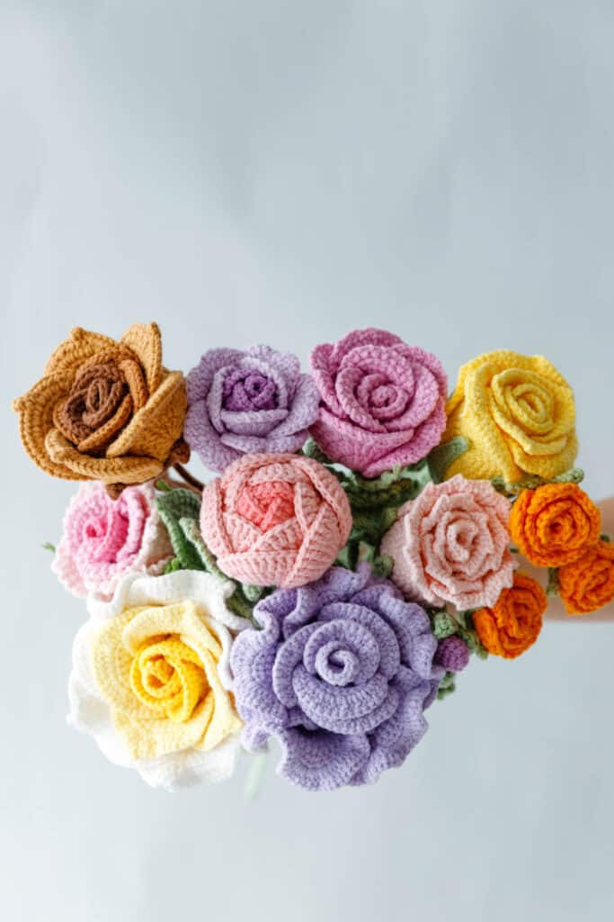 crochet rose patterns - featured image