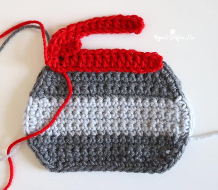 curling stone applique crochet project crochet project detail 3