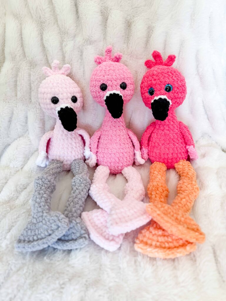 plush flamingo crochet pattern - featured image
