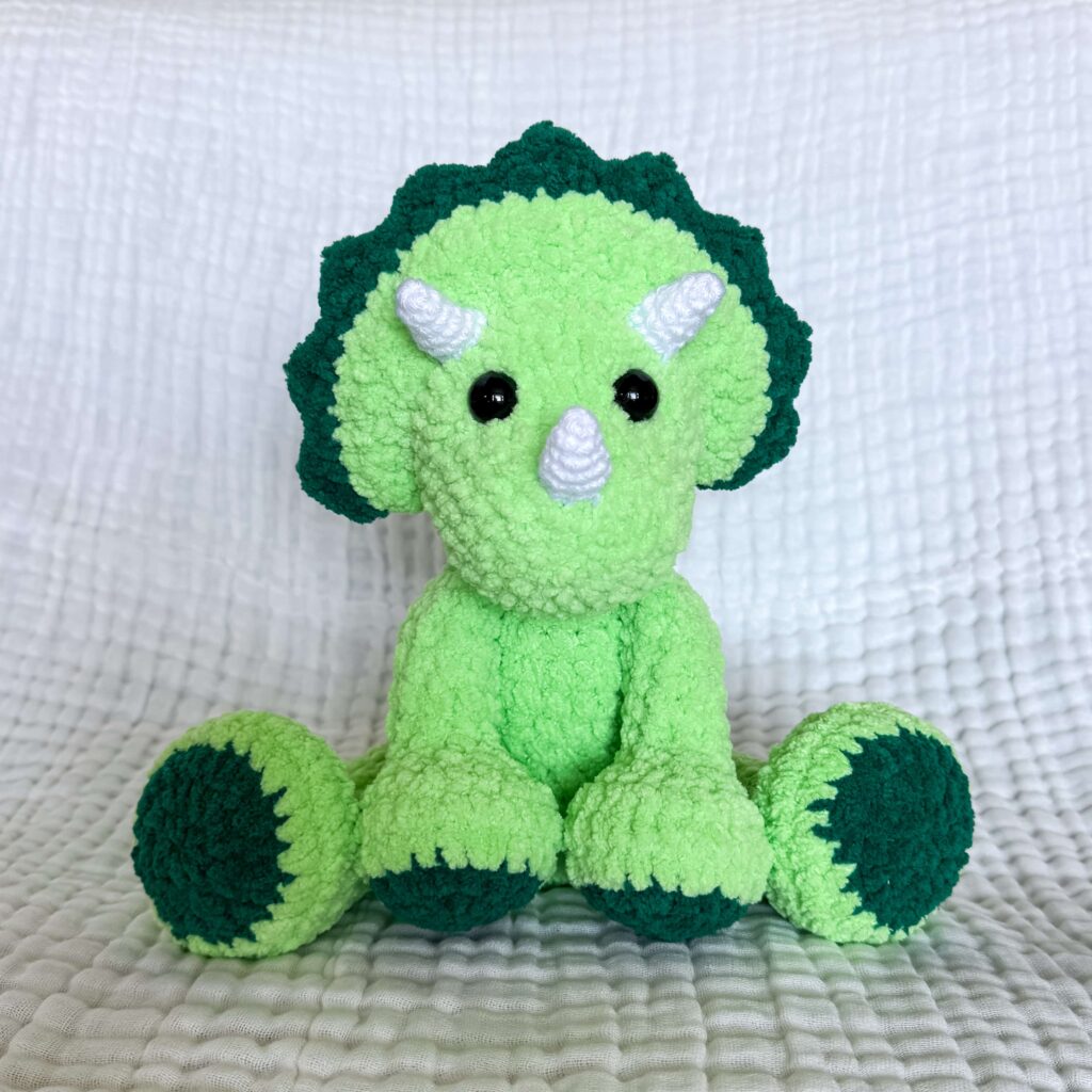plush triceratops crochet pattern - featured image