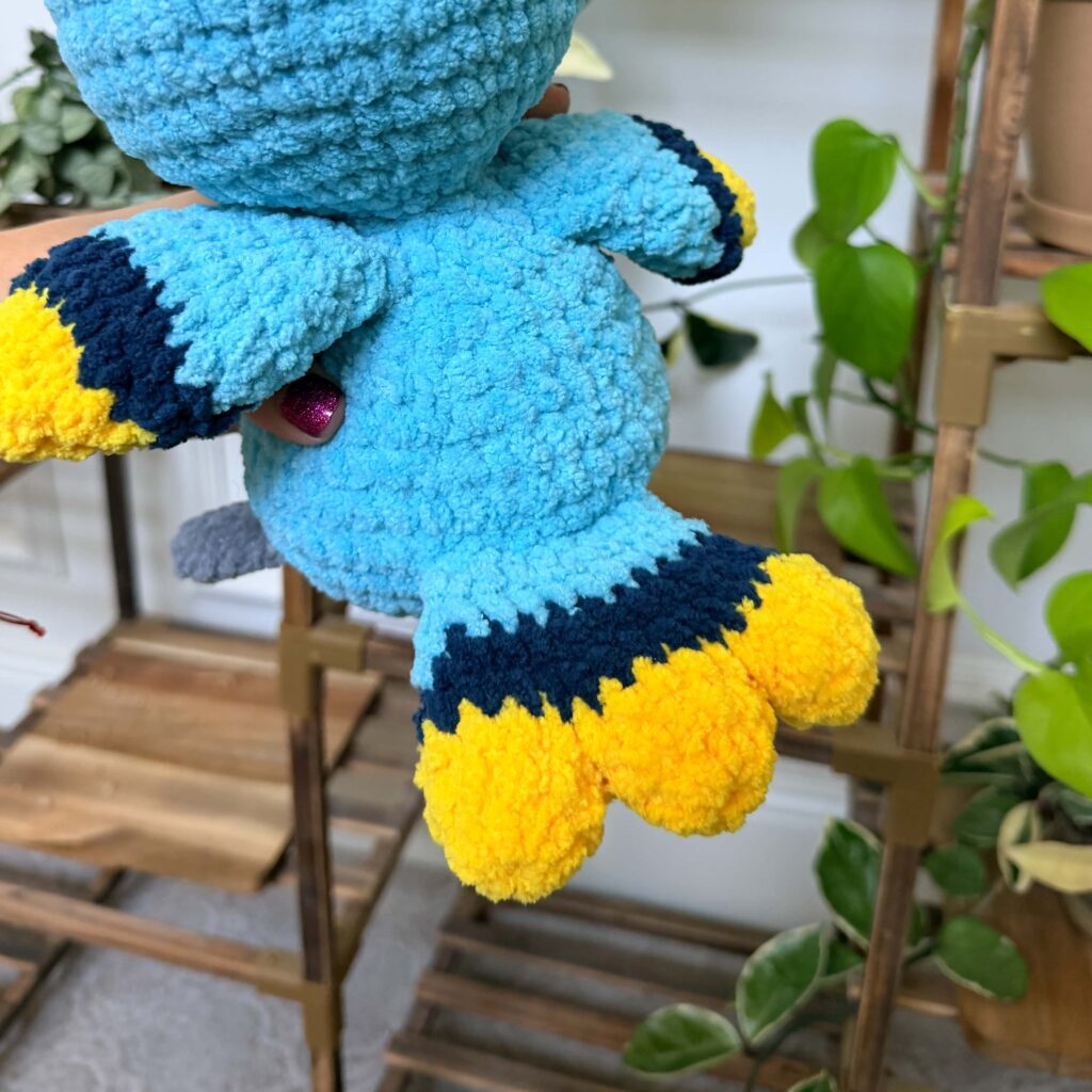 tropical bird amigurumi - featured image