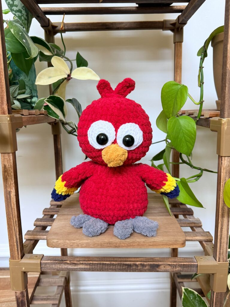 tropical bird amigurumi - featured image