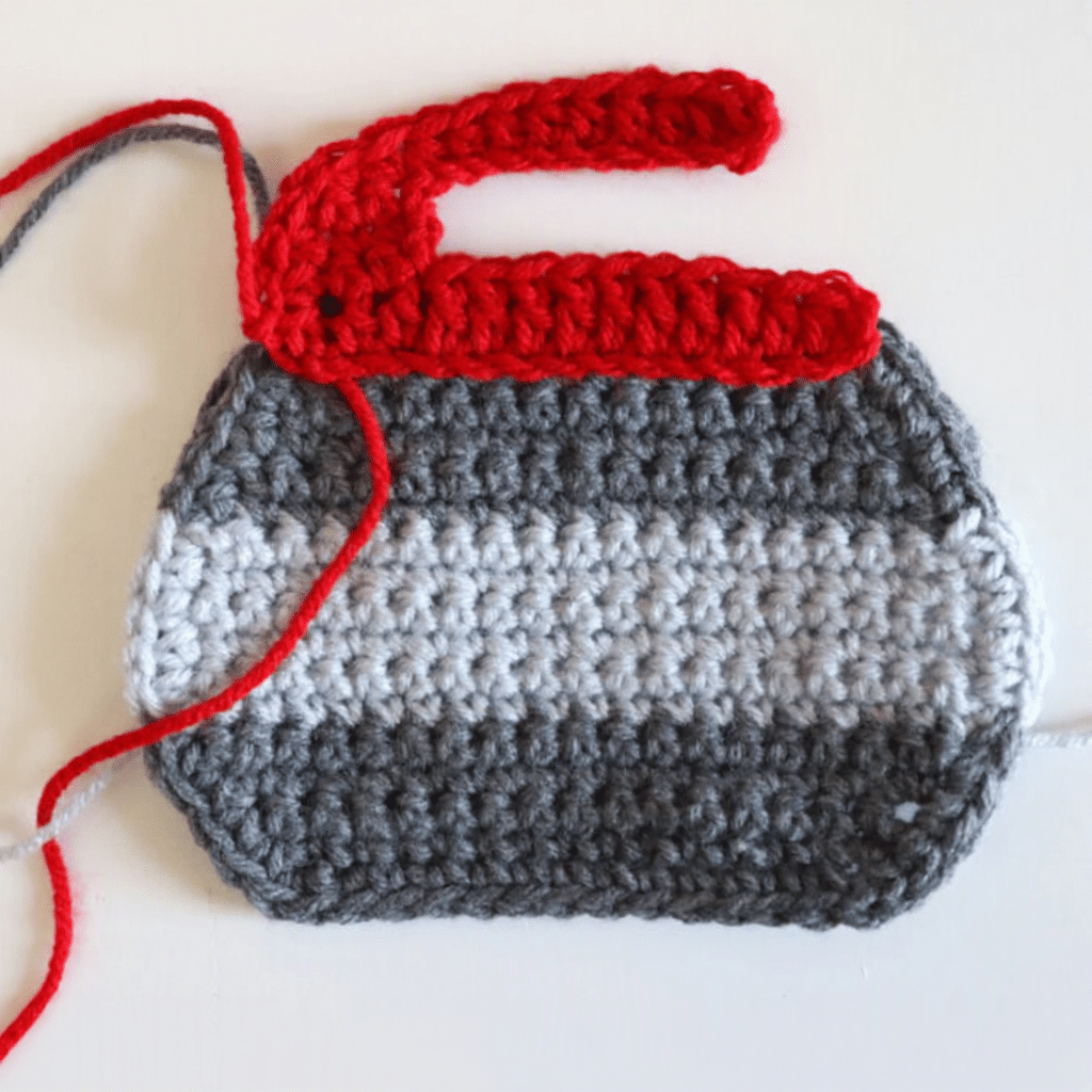 crochet curling stone applique crochet project crochet project detail 3