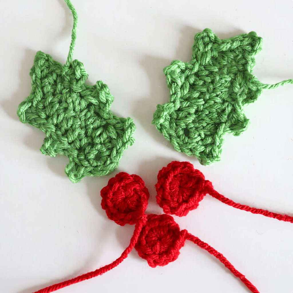 crochet holly berry appliqué crochet project crochet project detail 1