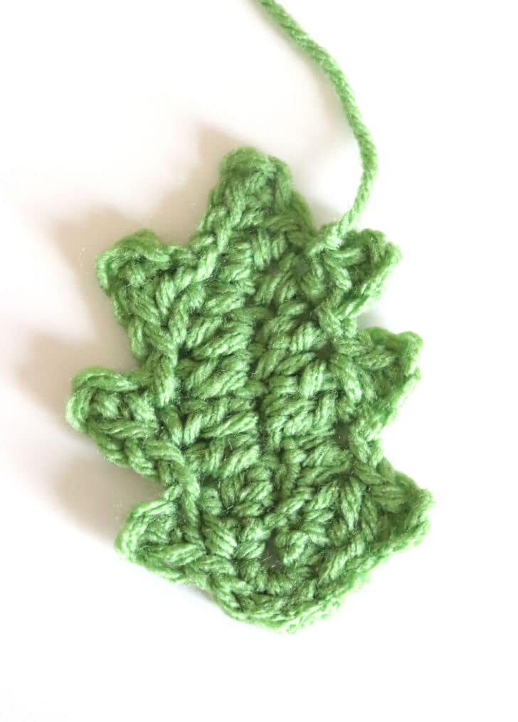 crochet holly berry appliqué crochet project crochet project detail 9